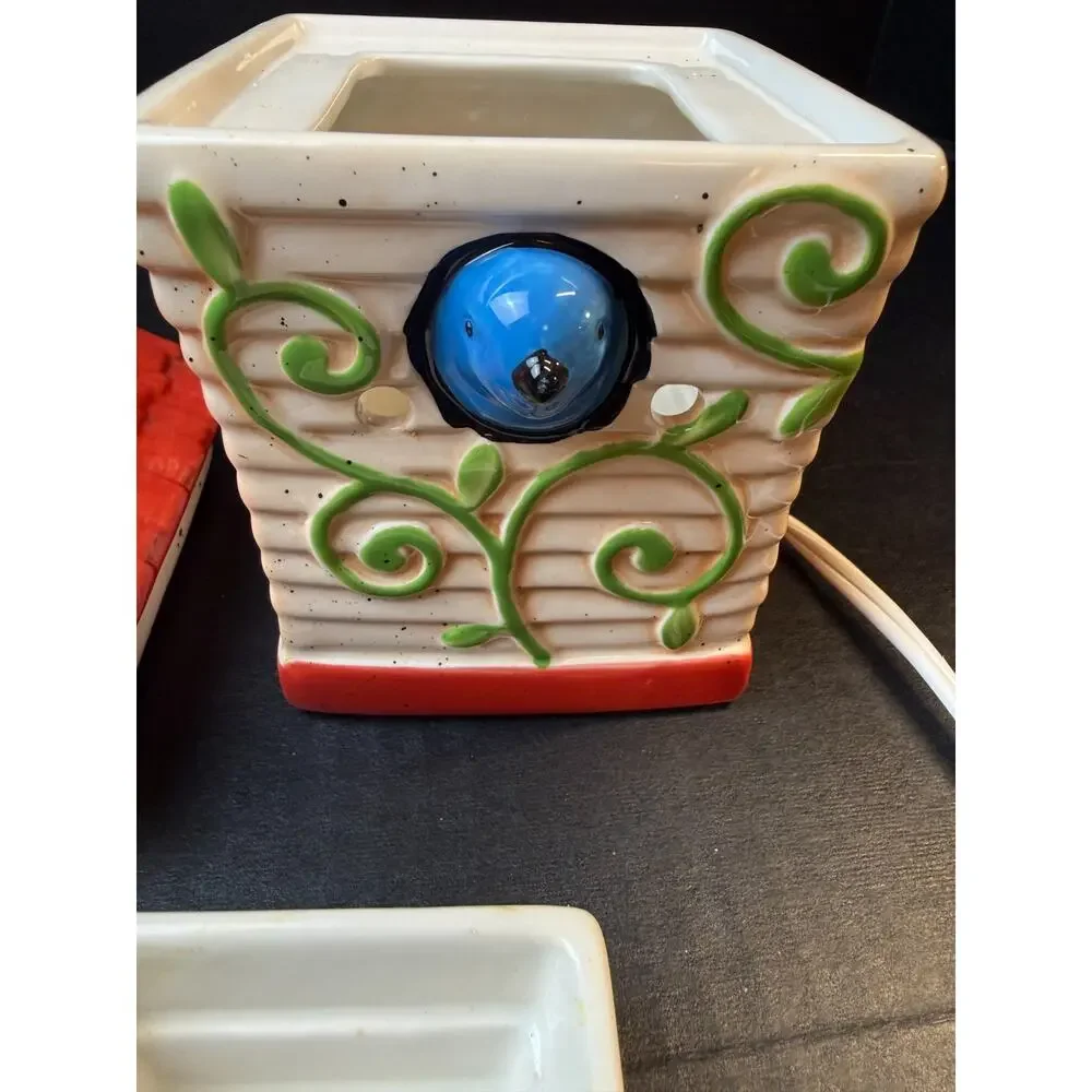Scentsy Premium Wax Warmer Birdhouse 23116 Bluebird Full Size w/bulb Retired